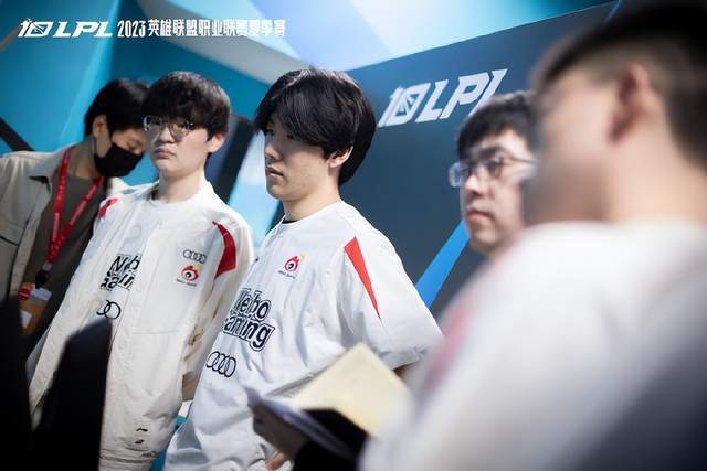 仅仅是一场 仅仅是一场